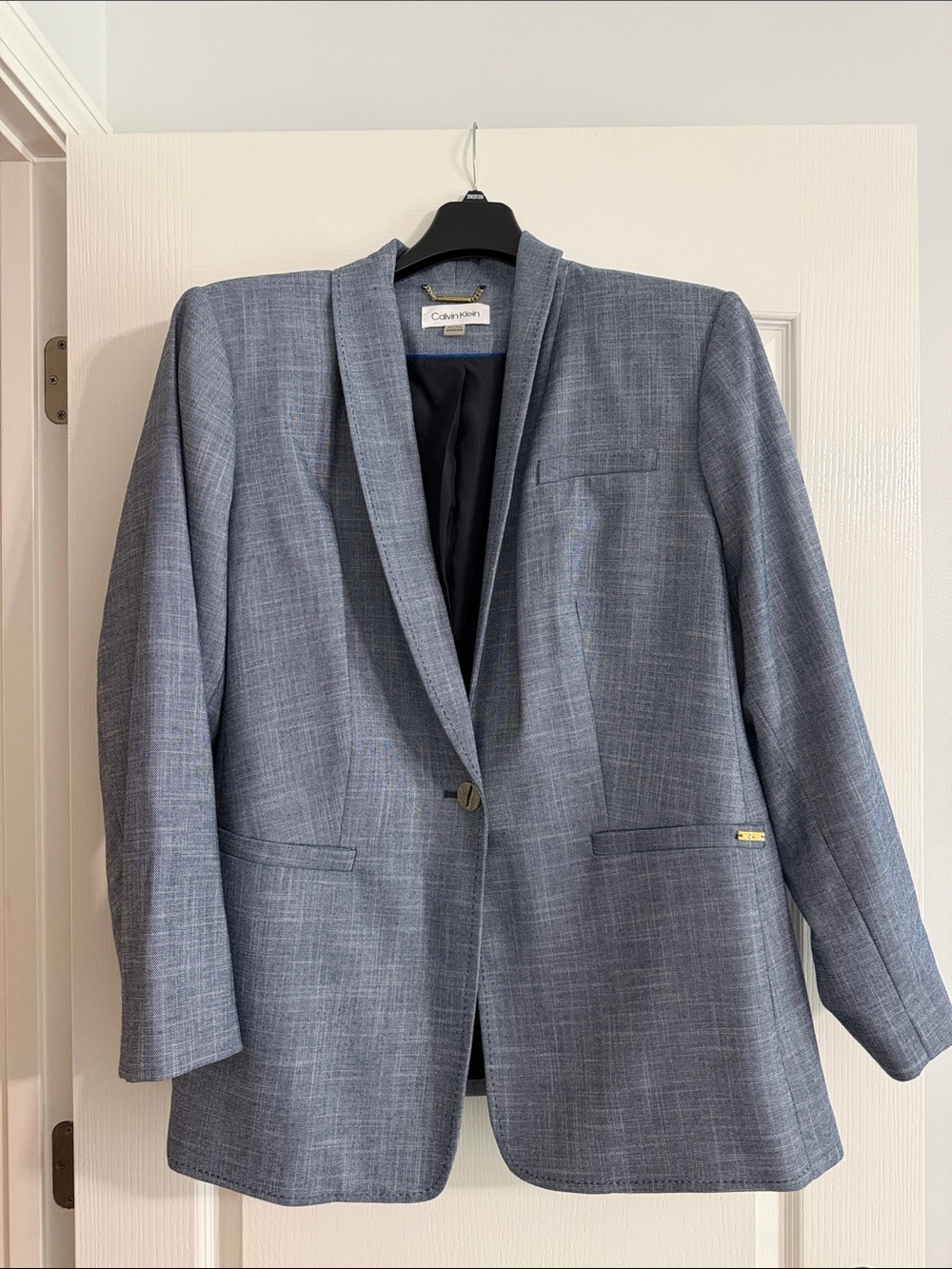 Calvin Klein Women’s Heathered Light Blue Shawl-Collar Blazer with Gold Accents